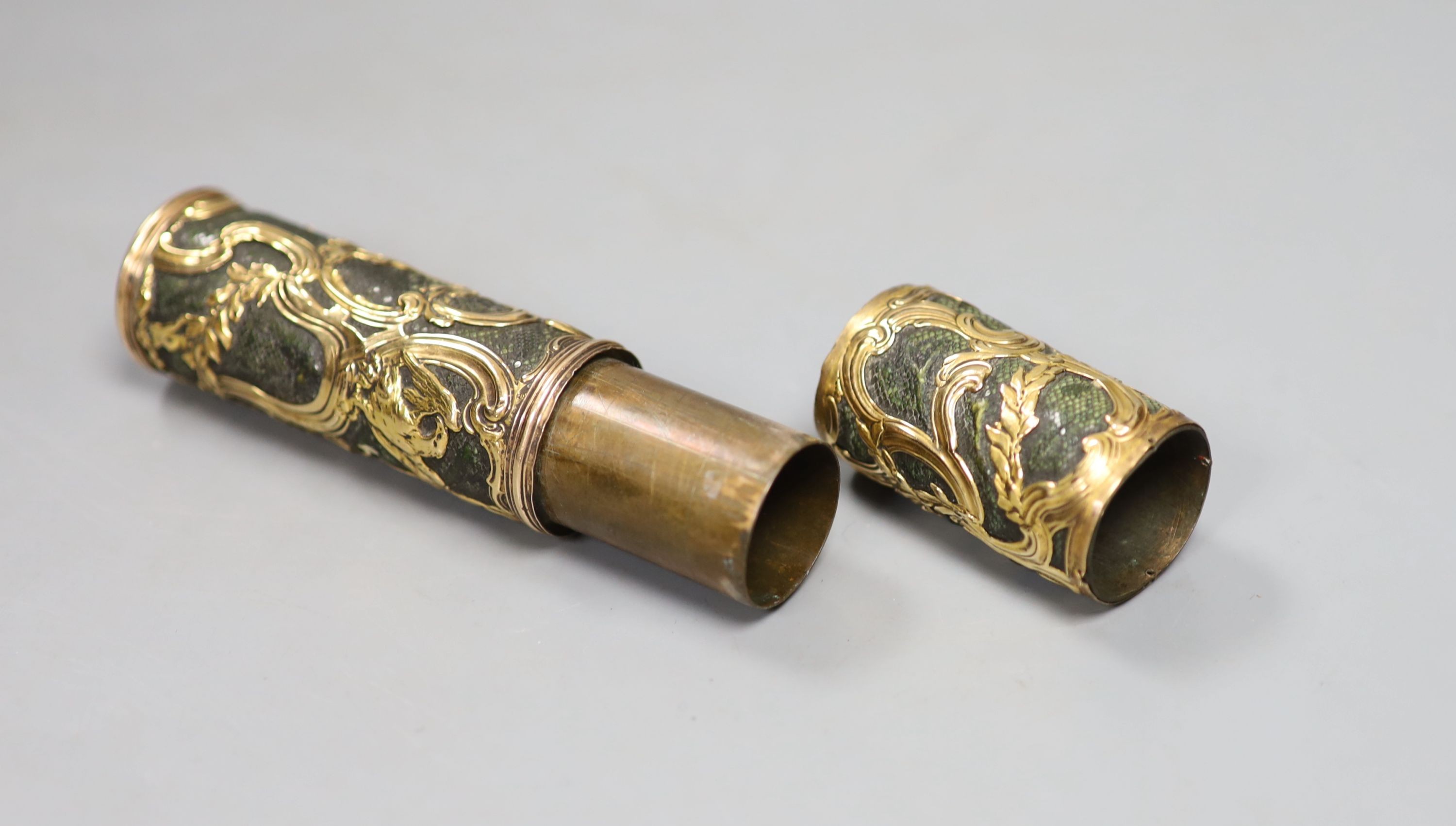 An 18th century yellow metal mounted shagreen etui case, 11.2cm